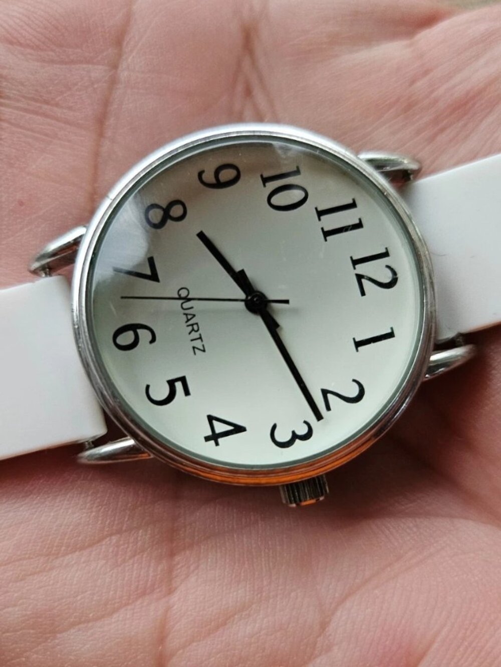 Advance Wristwatch White Face Silver Tone Case White Rubber Strap Analog Watch